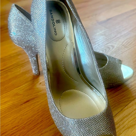 Brand New Bandolino Peep-Toe Gold Glitter Heels, Size 8.5 M - Picture 2 of 10